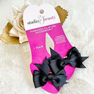 New with tags 1 pair FASHION CLIP-ON ACCESSORY BOWS for Shoes, clothing or purse